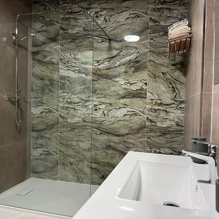 Il-kantuniera, One Bedroom Ground Floor Maisonette In St Julians Apartament St. Julian's