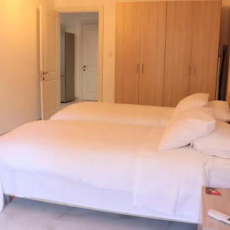 Il-kantuniera, One Bedroom Ground Floor Maisonette In St Julians *