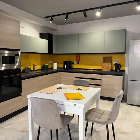 Il-kantuniera, One Bedroom Ground Floor Maisonette In St Julians Apartment *