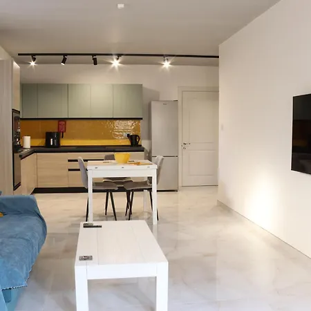 Il-kantuniera, One Bedroom Ground Floor Maisonette In St Julians Saint Julian's