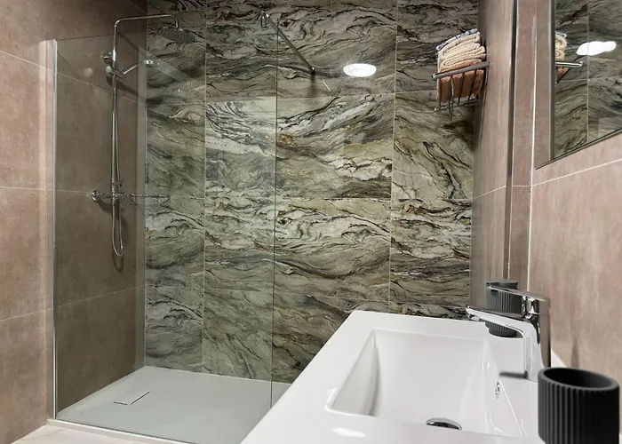 Il-kantuniera, One Bedroom Ground Floor Maisonette In St Julians Apartment San Ġiljan