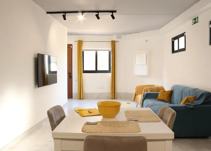 Il-kantuniera, One Bedroom Ground Floor Maisonette In St Julians *