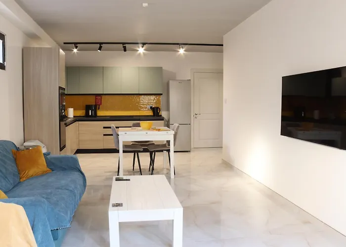 Il-kantuniera, One Bedroom Ground Floor Maisonette In St Julians San Ġiljan