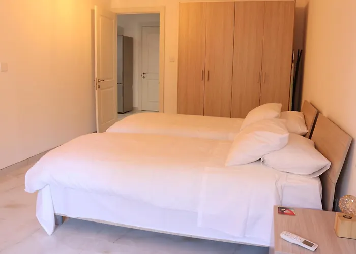 Il-kantuniera, One Bedroom Ground Floor Maisonette In St Julians *